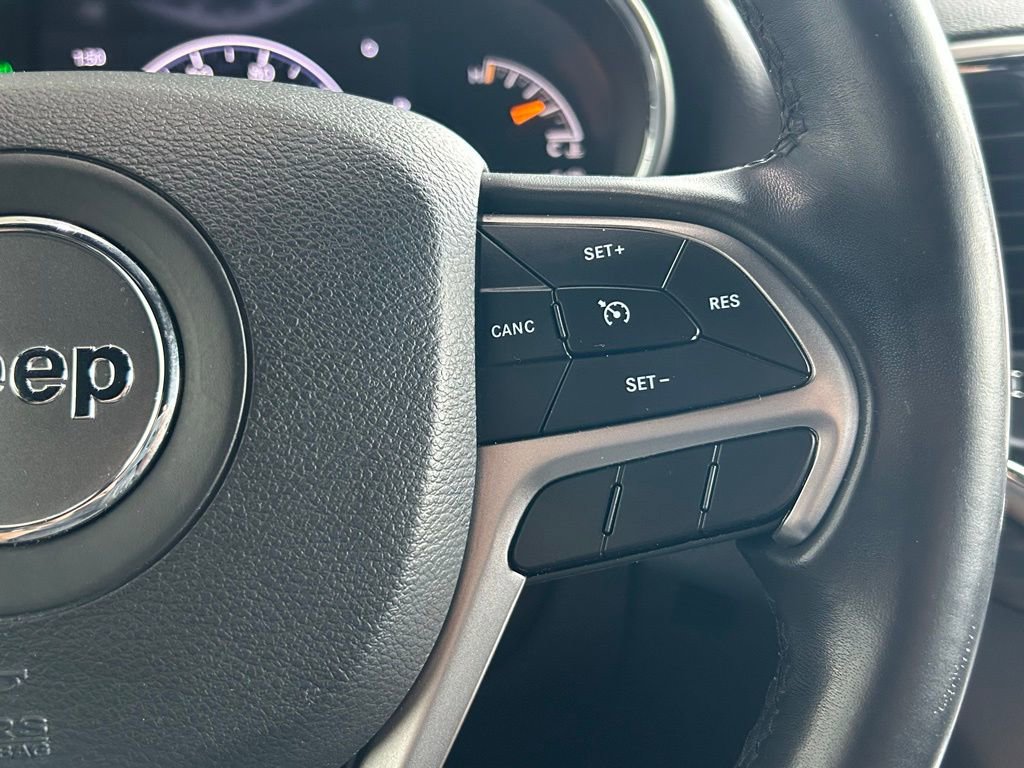 Used 2019 Jeep Grand Cherokee Laredo image 14