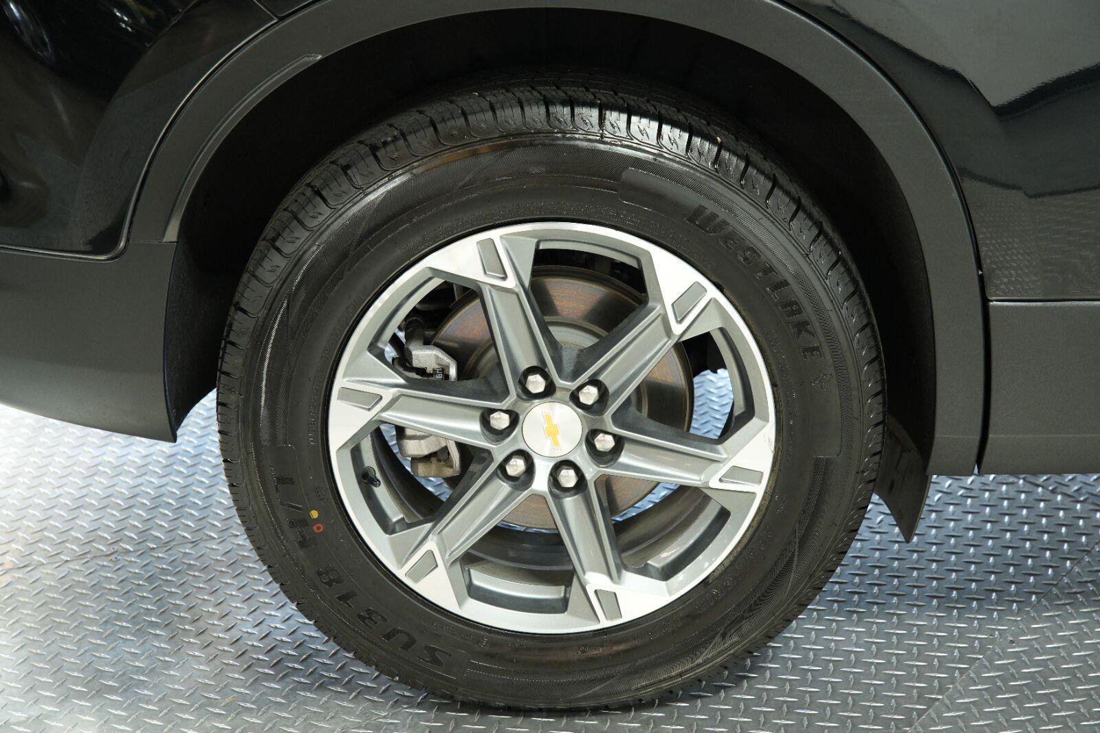 Certified 2025 Chevrolet Blazer LT FWD image 26