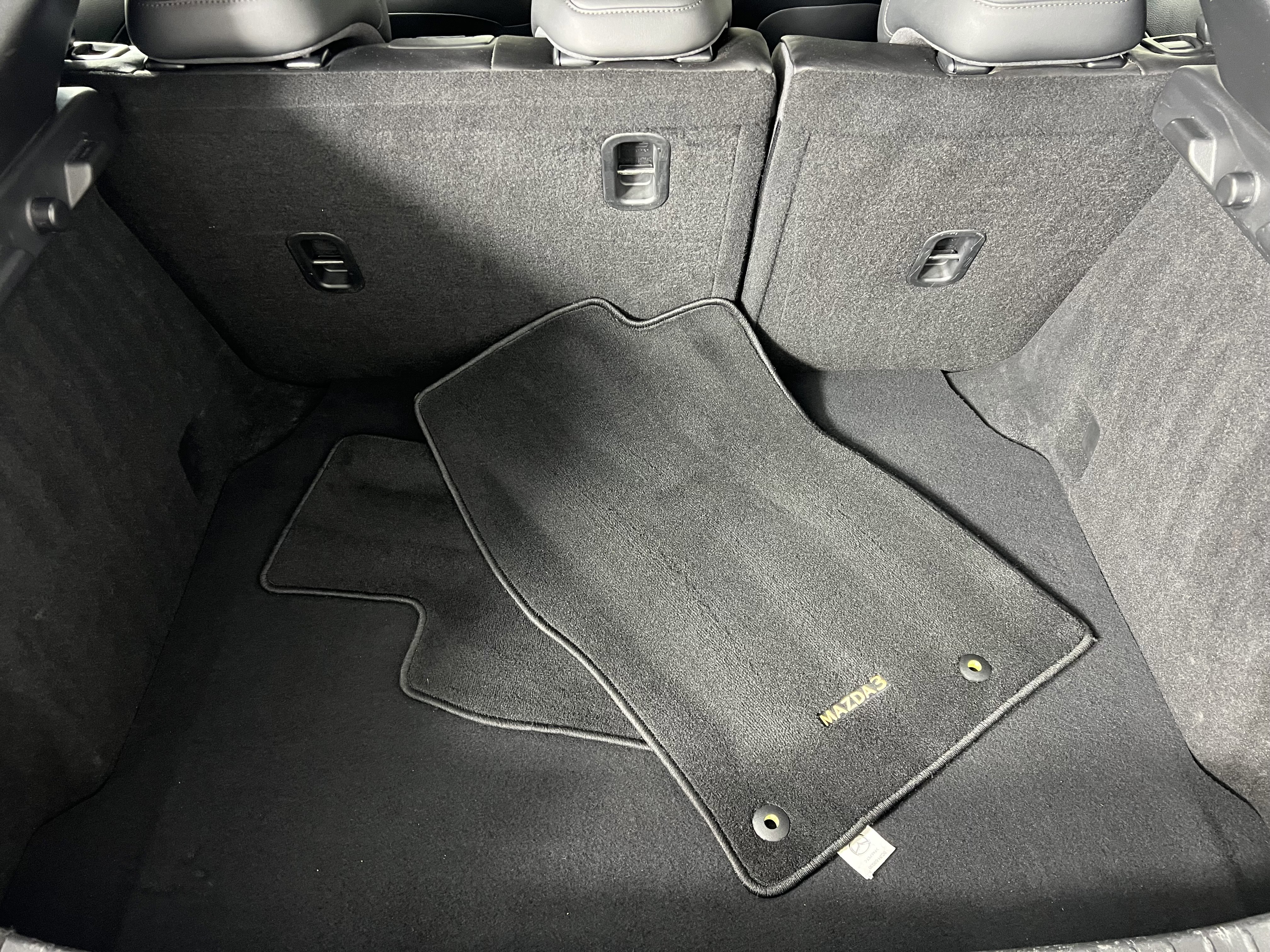 Used 2019 MAZDA MAZDA3 Hatchback w/ Premium Package image 21