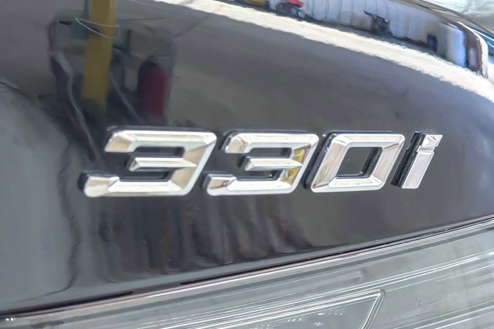 Used 2023 BMW 330i Sedan w/ Premium Package image 27