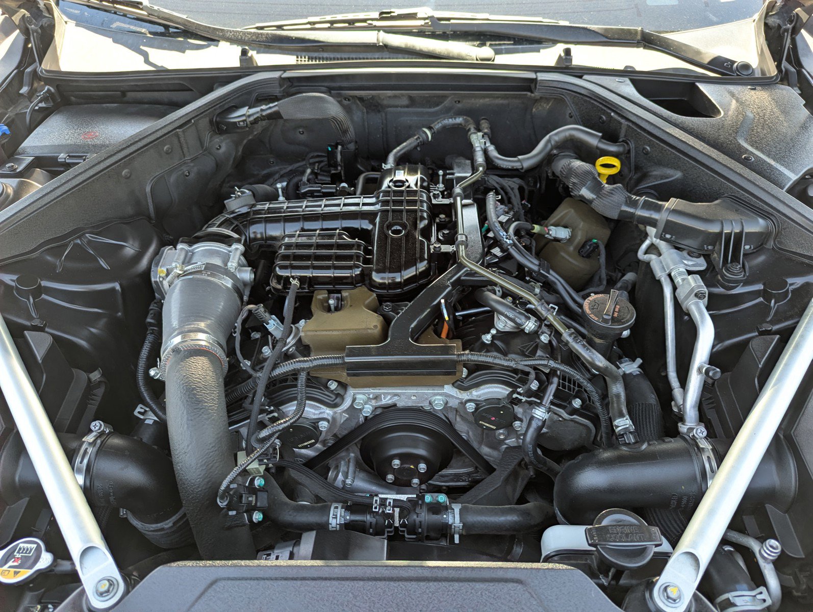 Used 2018 Genesis G90 3.3T Premium image 31