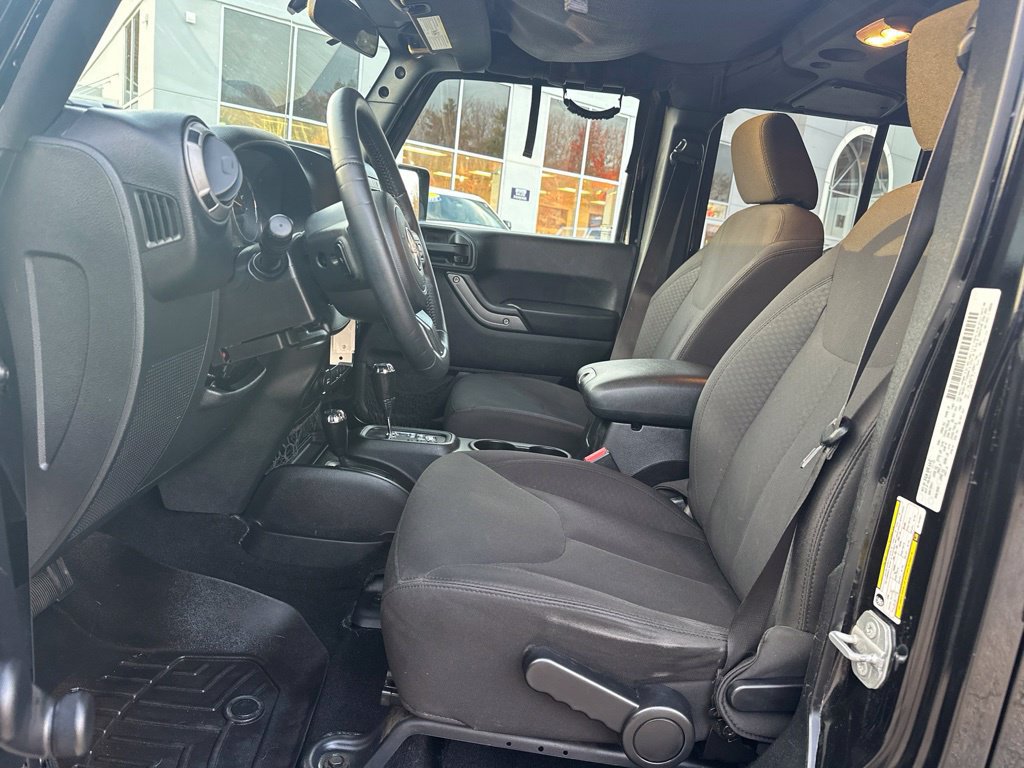 Used 2016 Jeep Wrangler Unlimited Sport w/ Max Tow Package AWD/4WD image 14