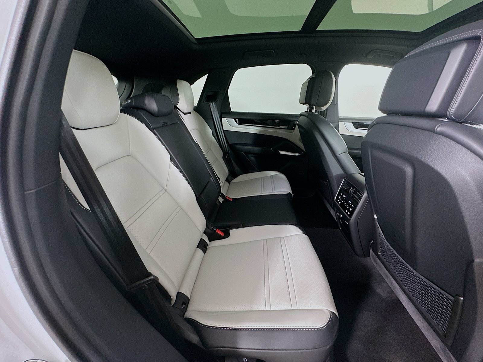 New 2026 Porsche Cayenne S AWD/4WD image 44