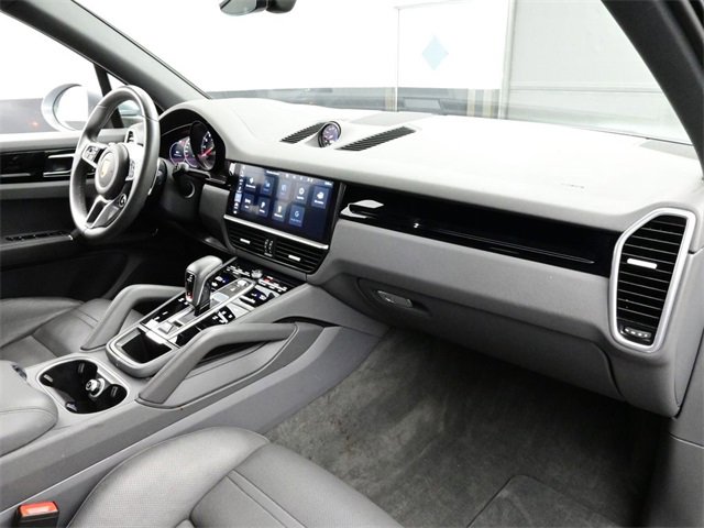 Used 2020 Porsche Cayenne S image 19