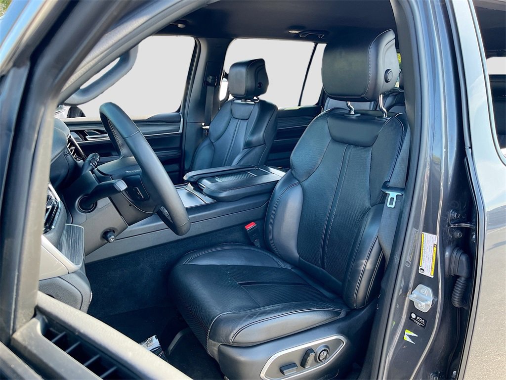 Used 2023 Jeep Wagoneer Series III w/ Preferred Equipment Group image 22