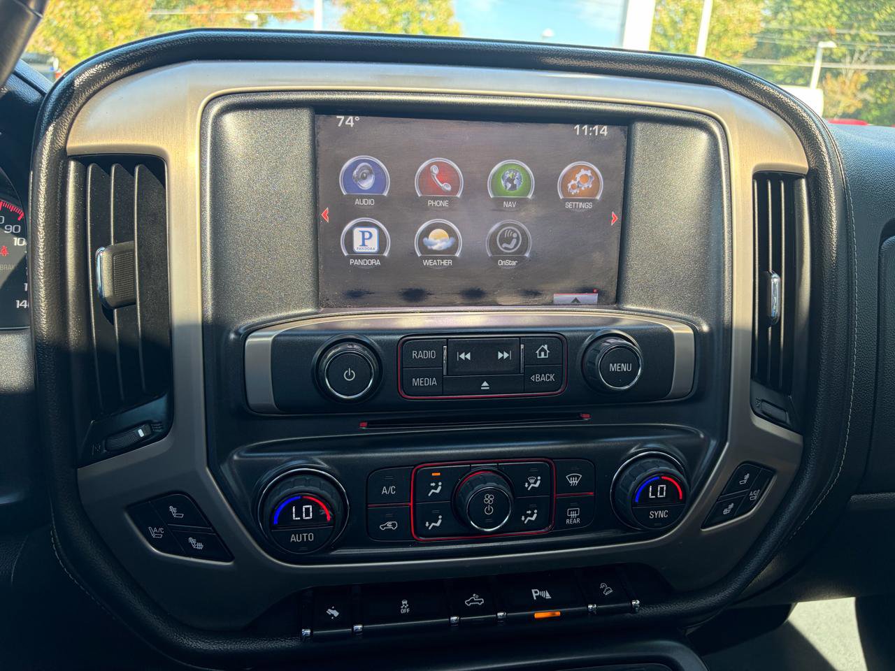 Used 2015 GMC Sierra 2500 Denali w/ Suspension Package, Off-Road image 28