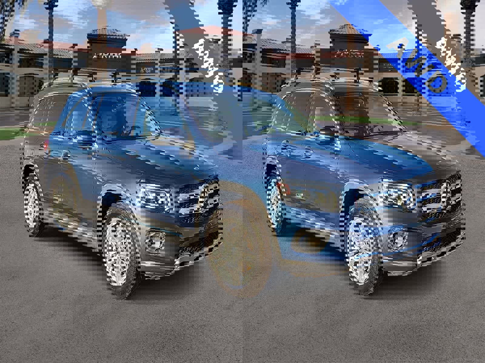 Used 2022 Mercedes-Benz GLB 250 4MATIC w/ Premium Package Lite image 2