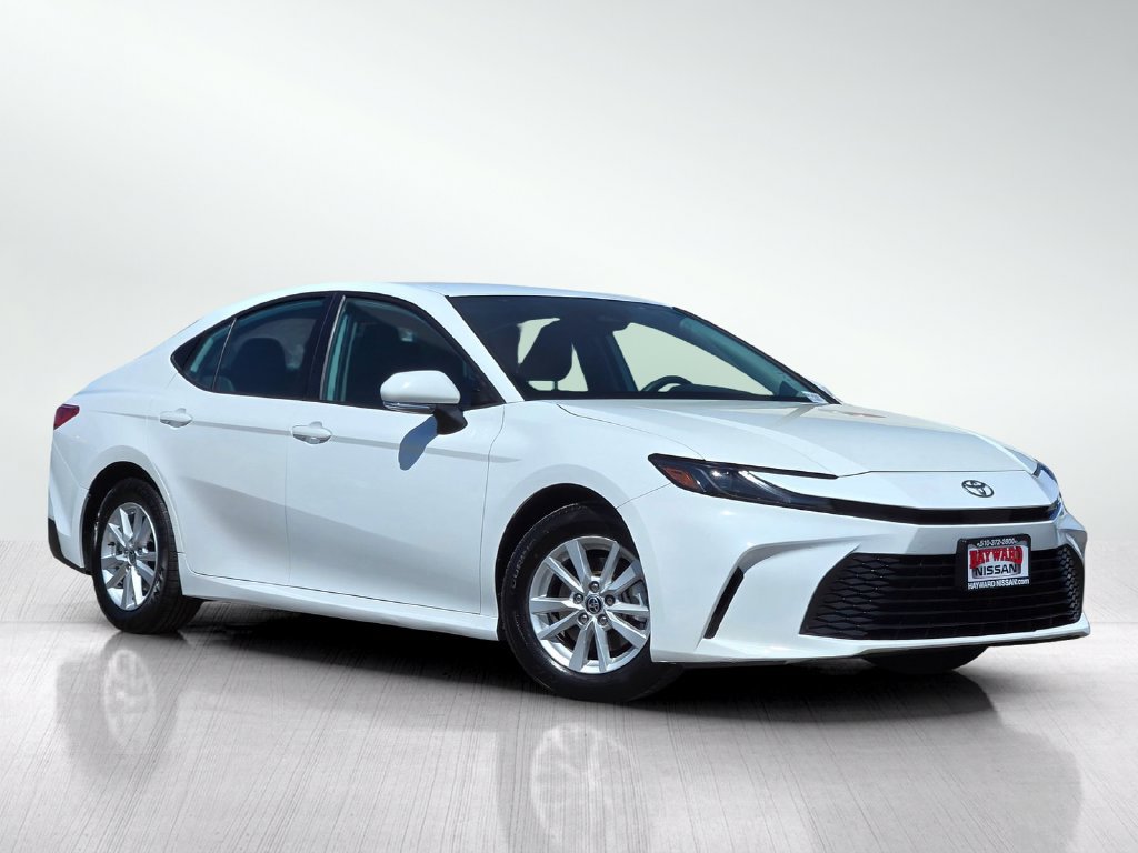 Used 2025 Toyota Camry LE FWD image 2