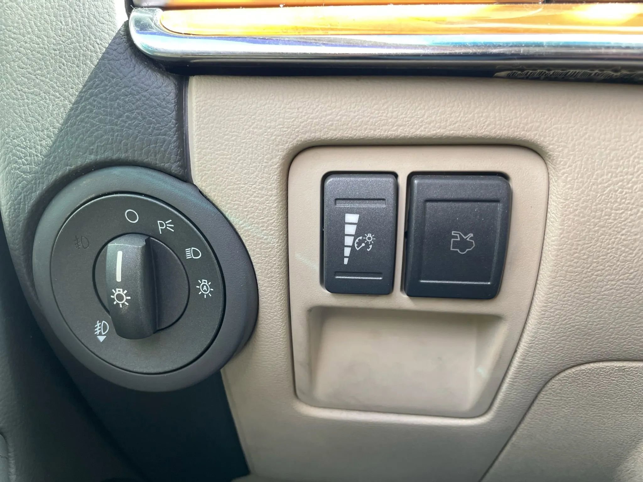 Used 2011 Lincoln MKZ Hybrid image 24