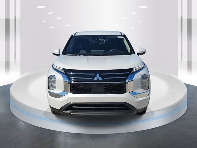 New 2026 Mitsubishi Outlander ES FWD image 2