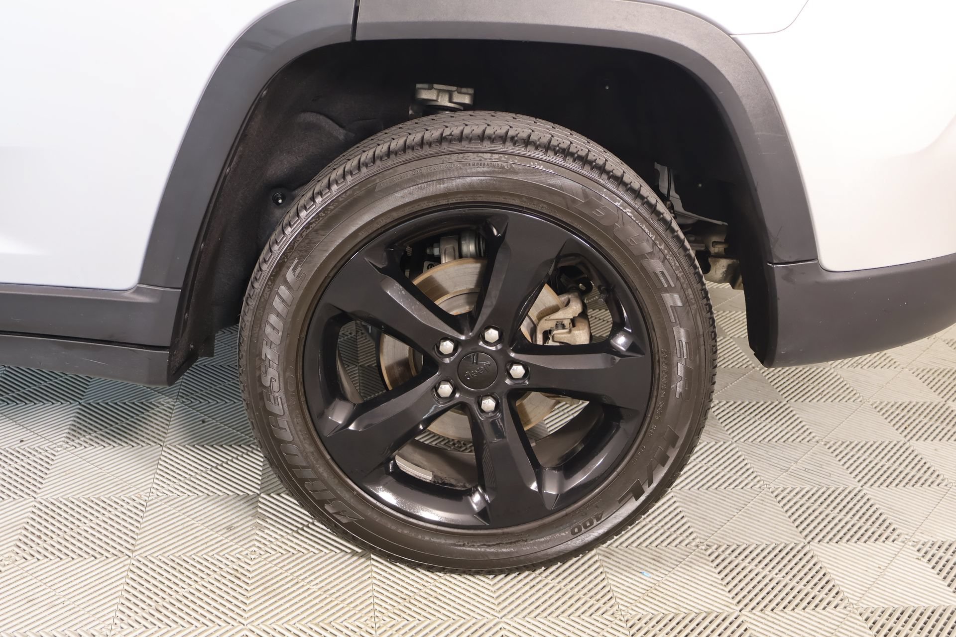 Used 2023 Jeep Grand Cherokee Altitude AWD/4WD image 19