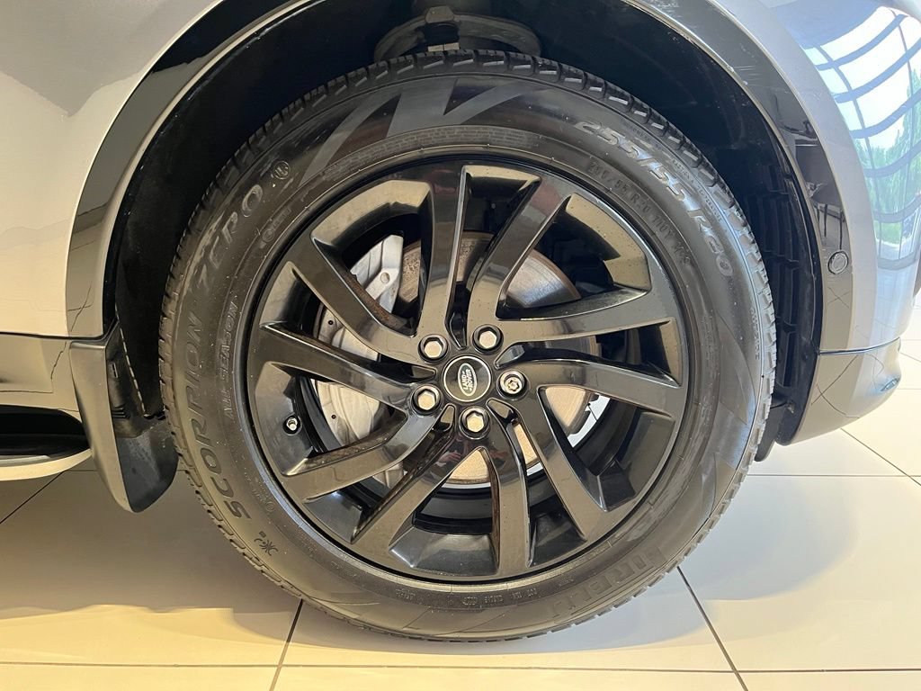 Used 2020 Land Rover Discovery Landmark AWD/4WD image 18