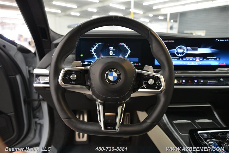 Used 2023 BMW 760i xDrive w/ Executive Package AWD/4WD image 29