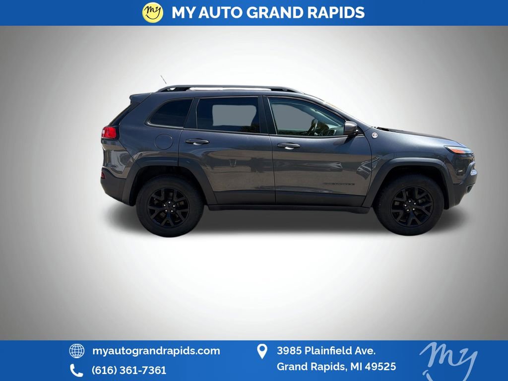 Used 2015 Jeep Cherokee Trailhawk w/ Comfort/Convenience Group AWD/4WD image 8