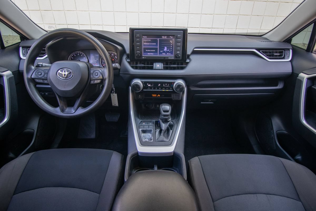 Used 2022 Toyota RAV4 LE FWD image 34