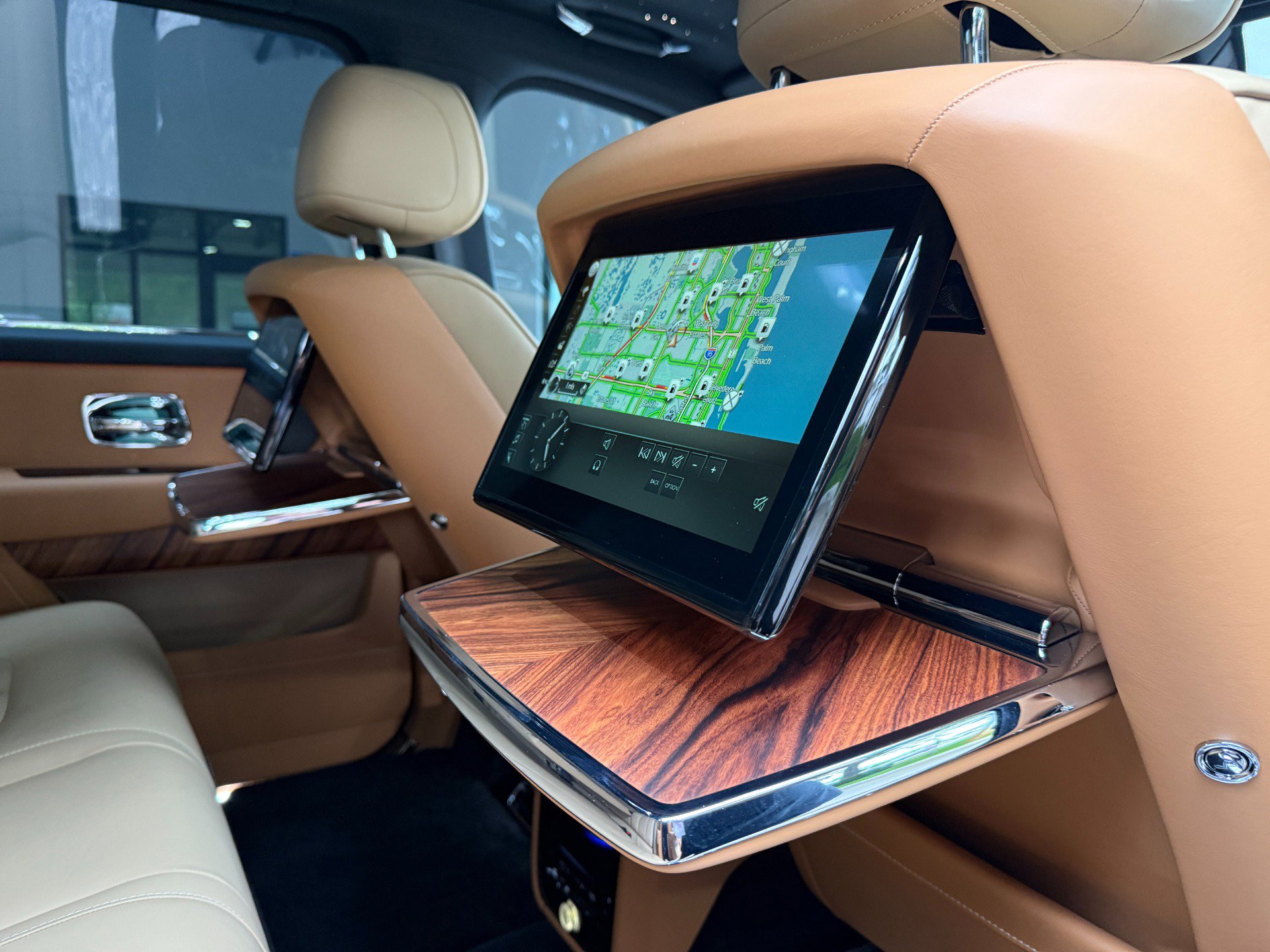 Used 2022 Rolls-Royce Cullinan AWD/4WD image 40