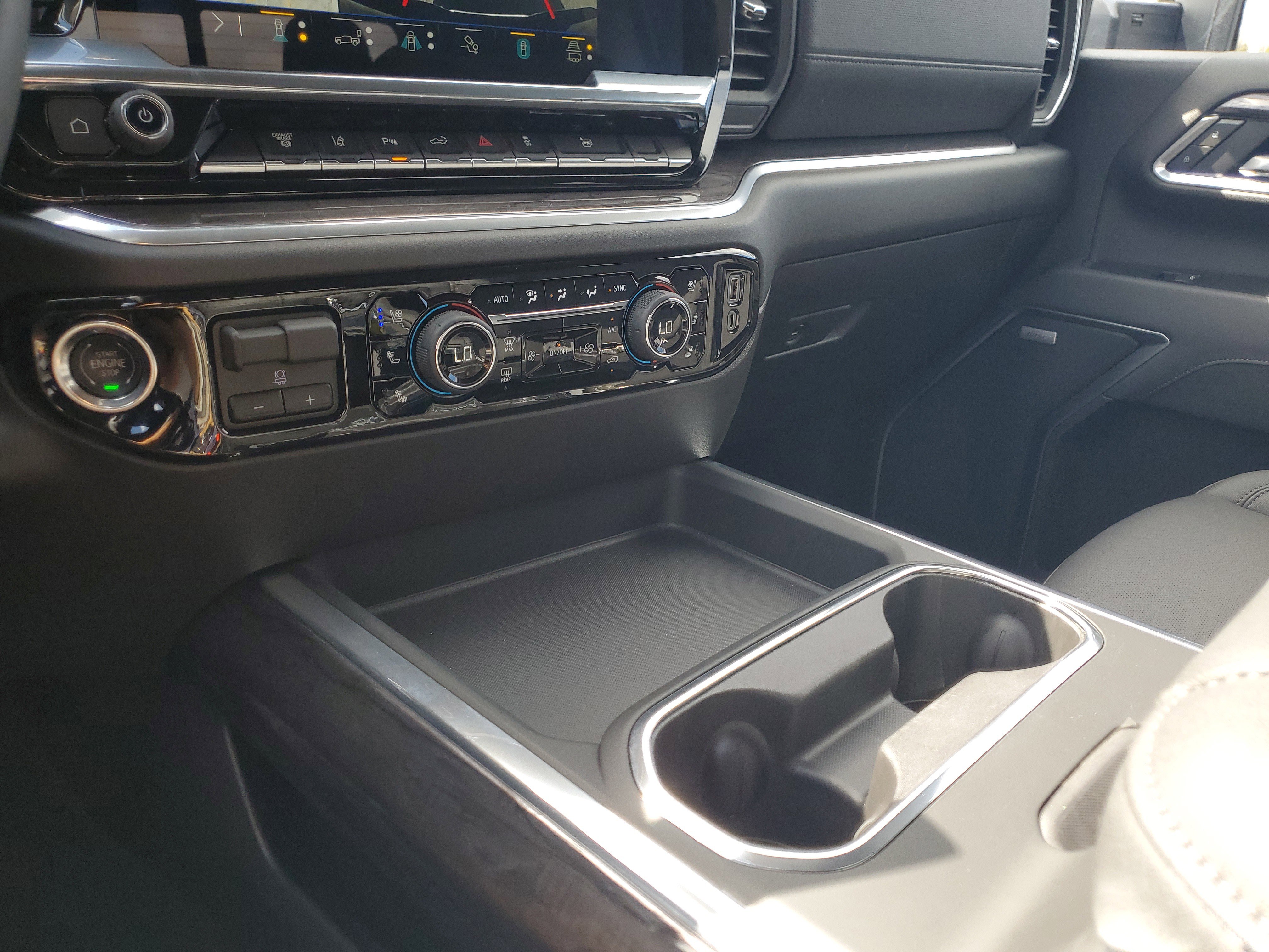 Used 2026 Chevrolet Silverado 3500 LTZ w/ LTZ Premium Package image 28