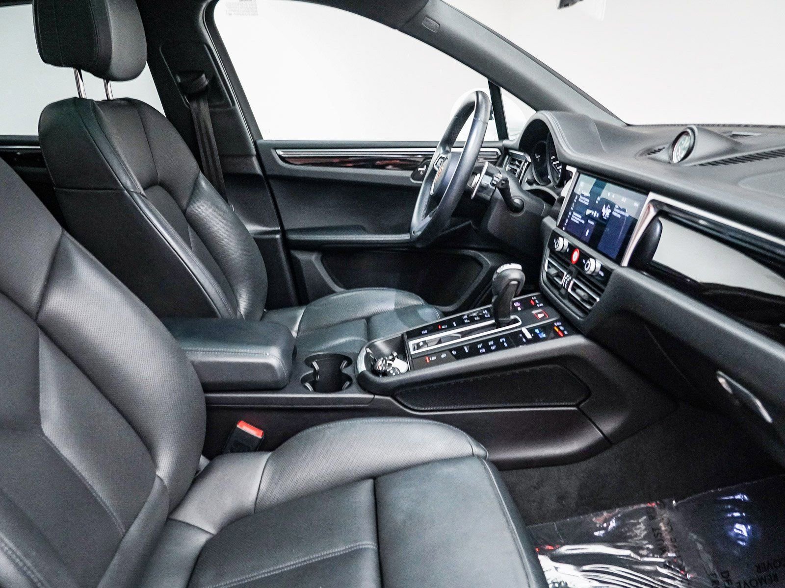Certified 2022 Porsche Macan S image 22