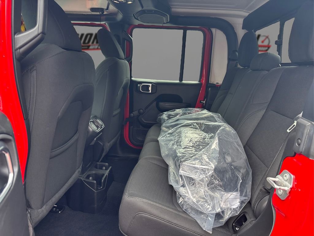 Used 2023 Jeep Gladiator Sport image 10