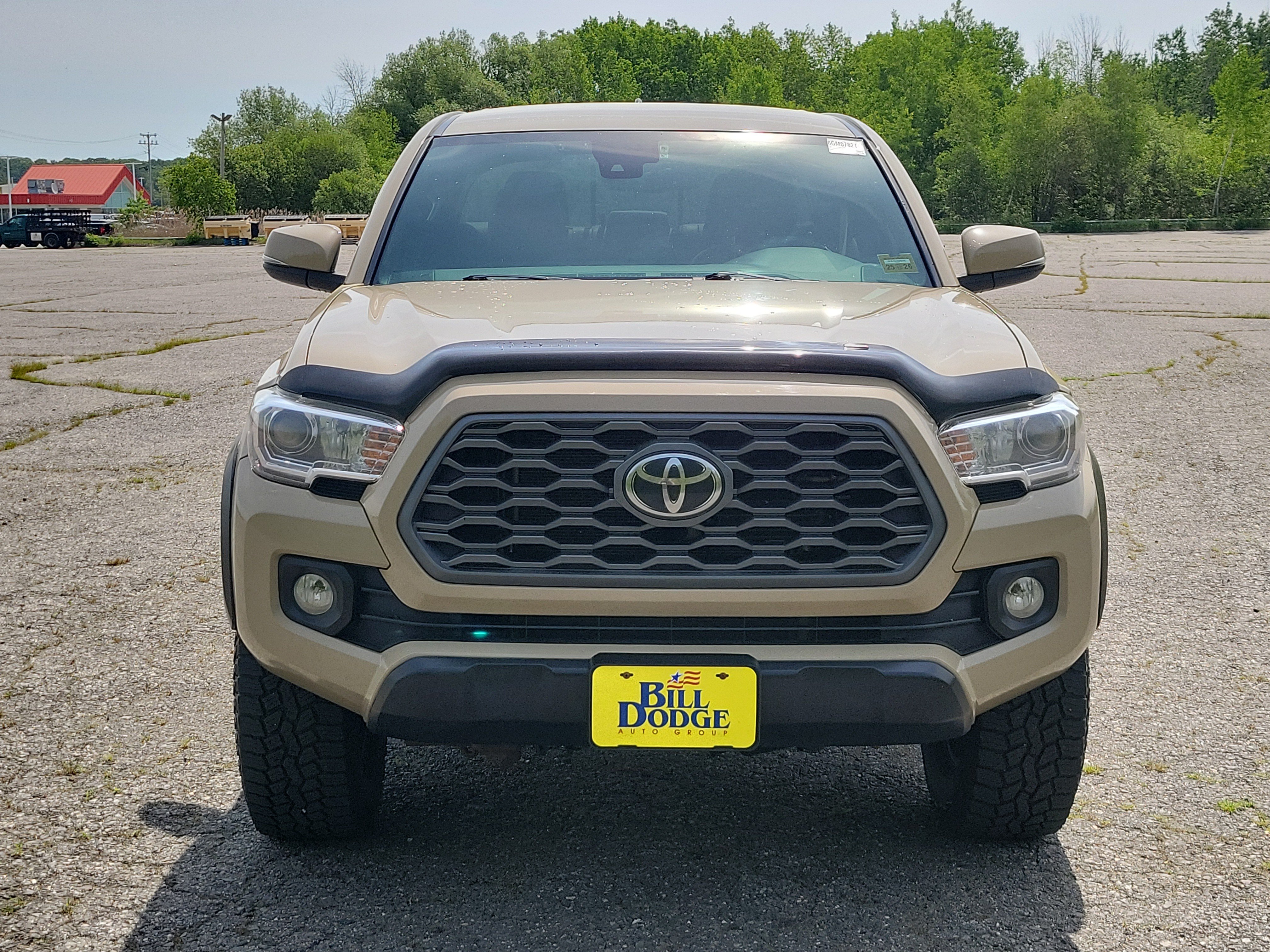 Used 2020 Toyota Tacoma TRD Off-Road w/ Technology Package AWD/4WD image 2