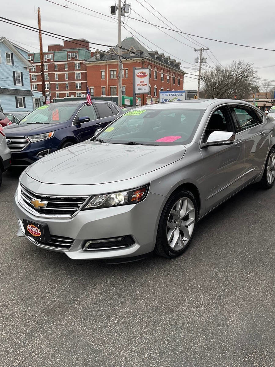Used 2017 Chevrolet Impala Premier w/ Enhanced Convenience Package image 3