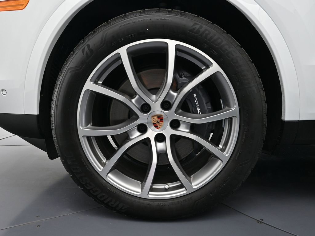 Certified 2026 Porsche Cayenne Coupe image 26