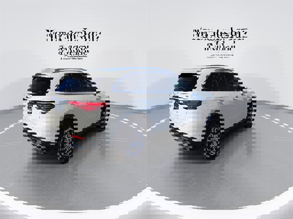 Used 2025 Mercedes-Benz GLC 300 4MATIC image 8