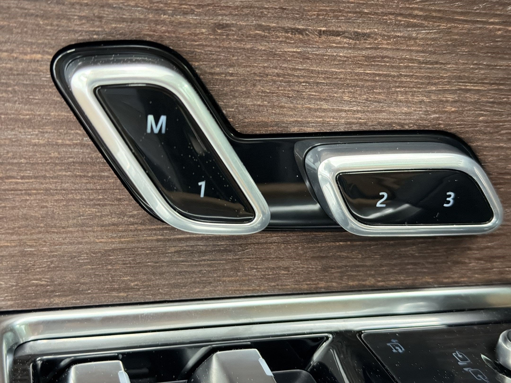 New 2026 Land Rover Range Rover SE AWD/4WD image 16