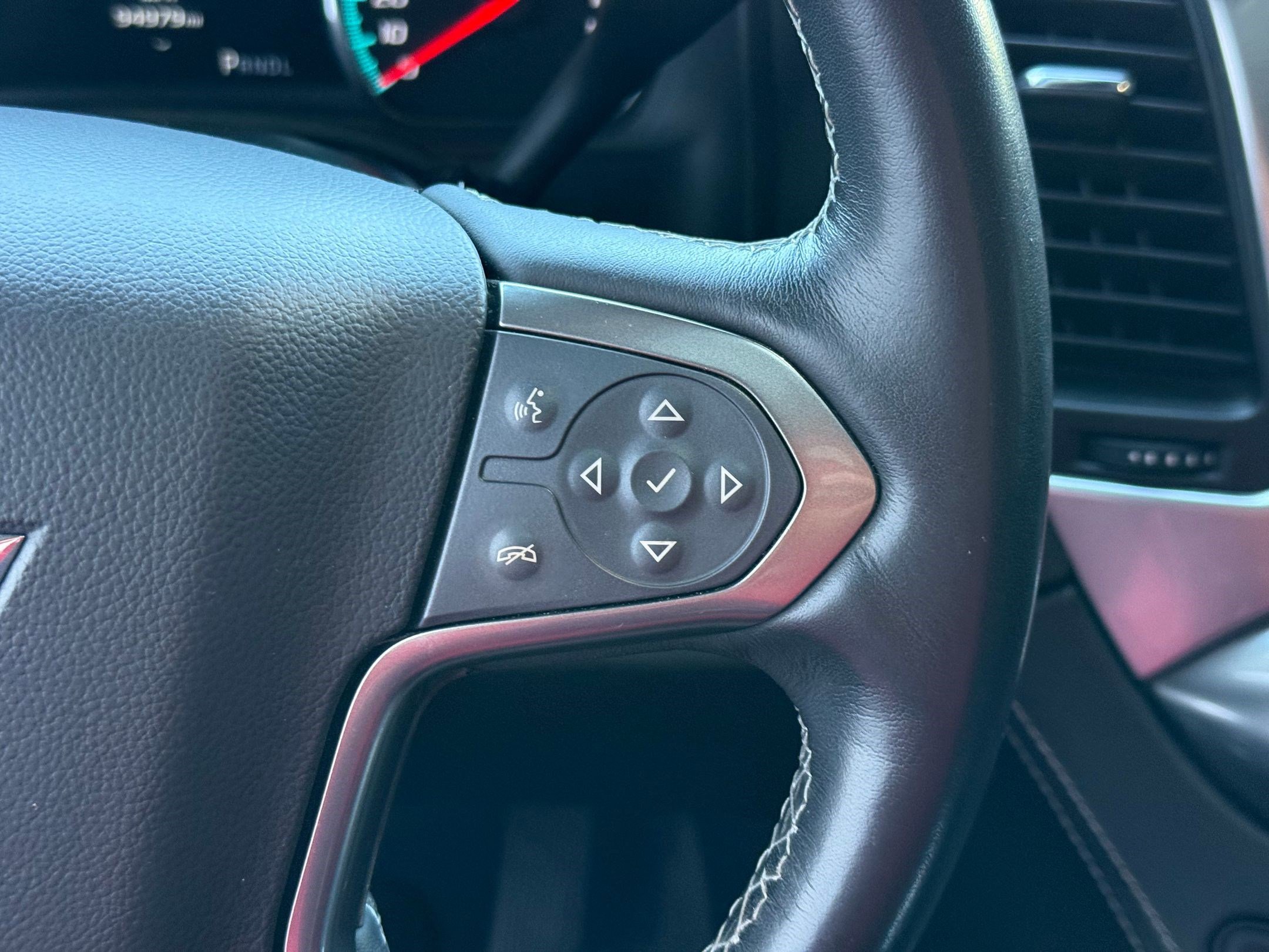 Used 2020 Chevrolet Tahoe Premier w/ 6.2L Performance Package image 18