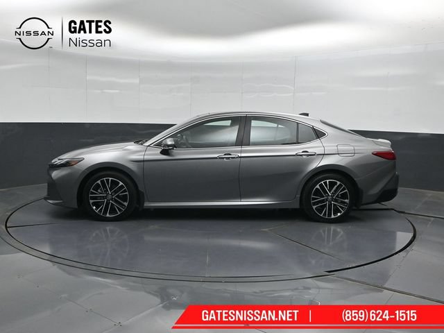 Used 2025 Toyota Camry XLE AWD/4WD image 7
