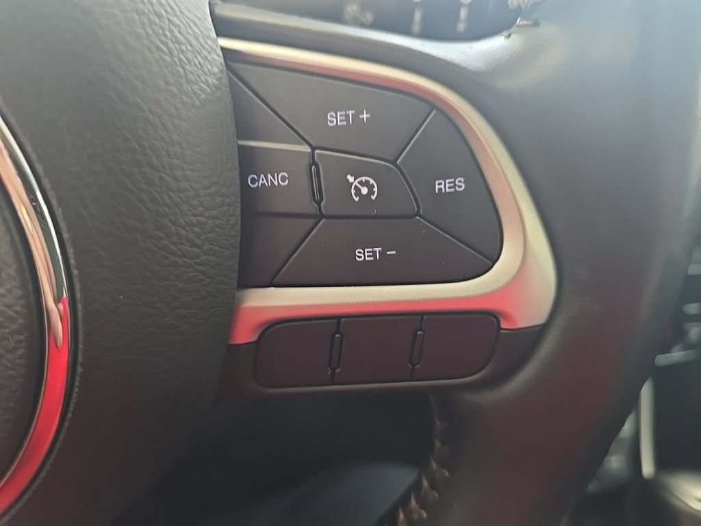 Used 2020 Jeep Compass Latitude w/ Cold Weather Group AWD/4WD image 18