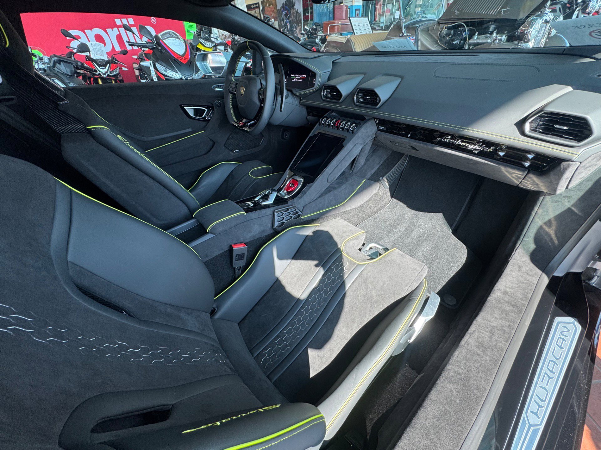 Used 2024 Lamborghini Huracan Sterrato image 15