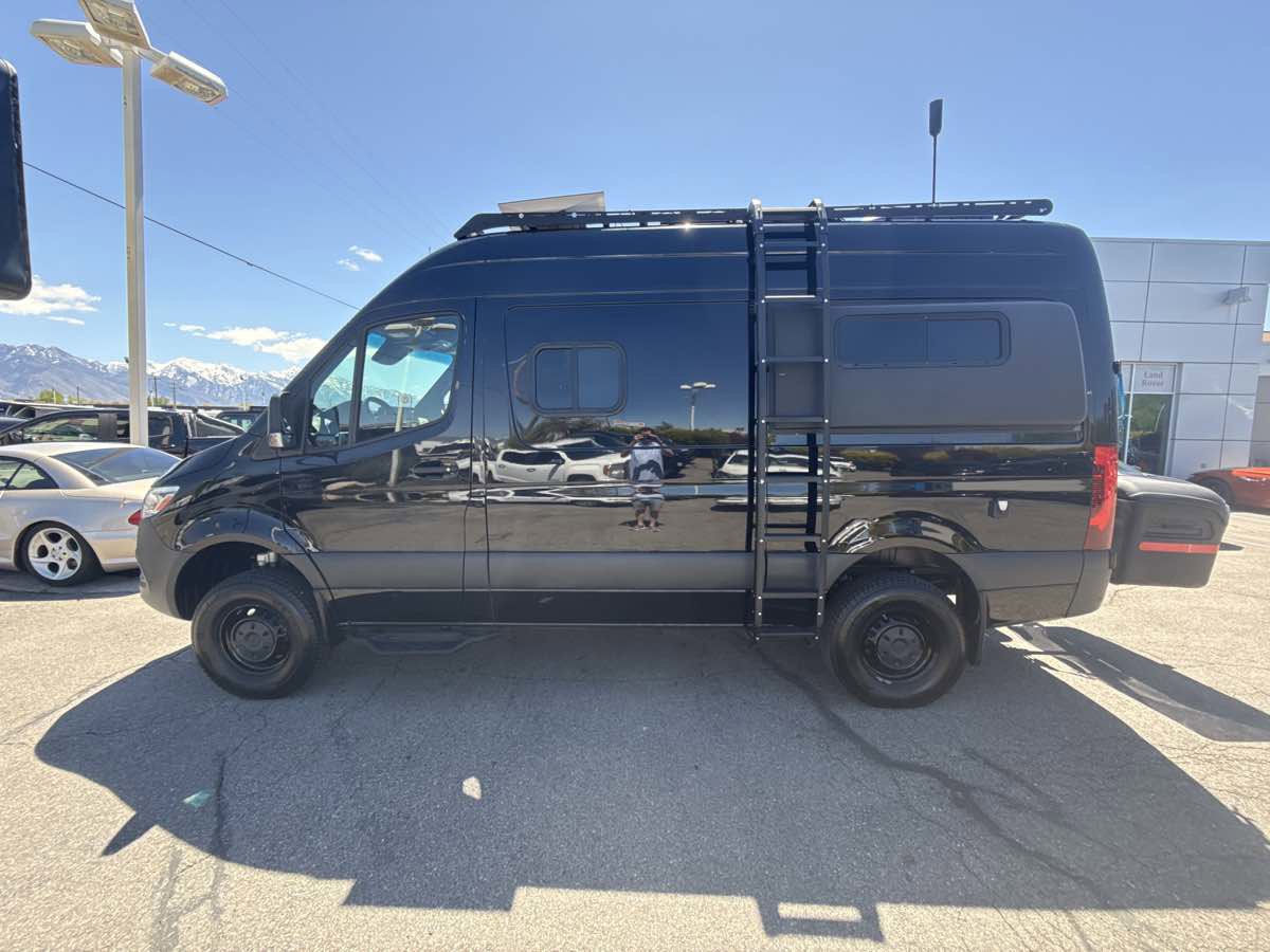 Used 2022 Mercedes-Benz Sprinter 2500 image 9