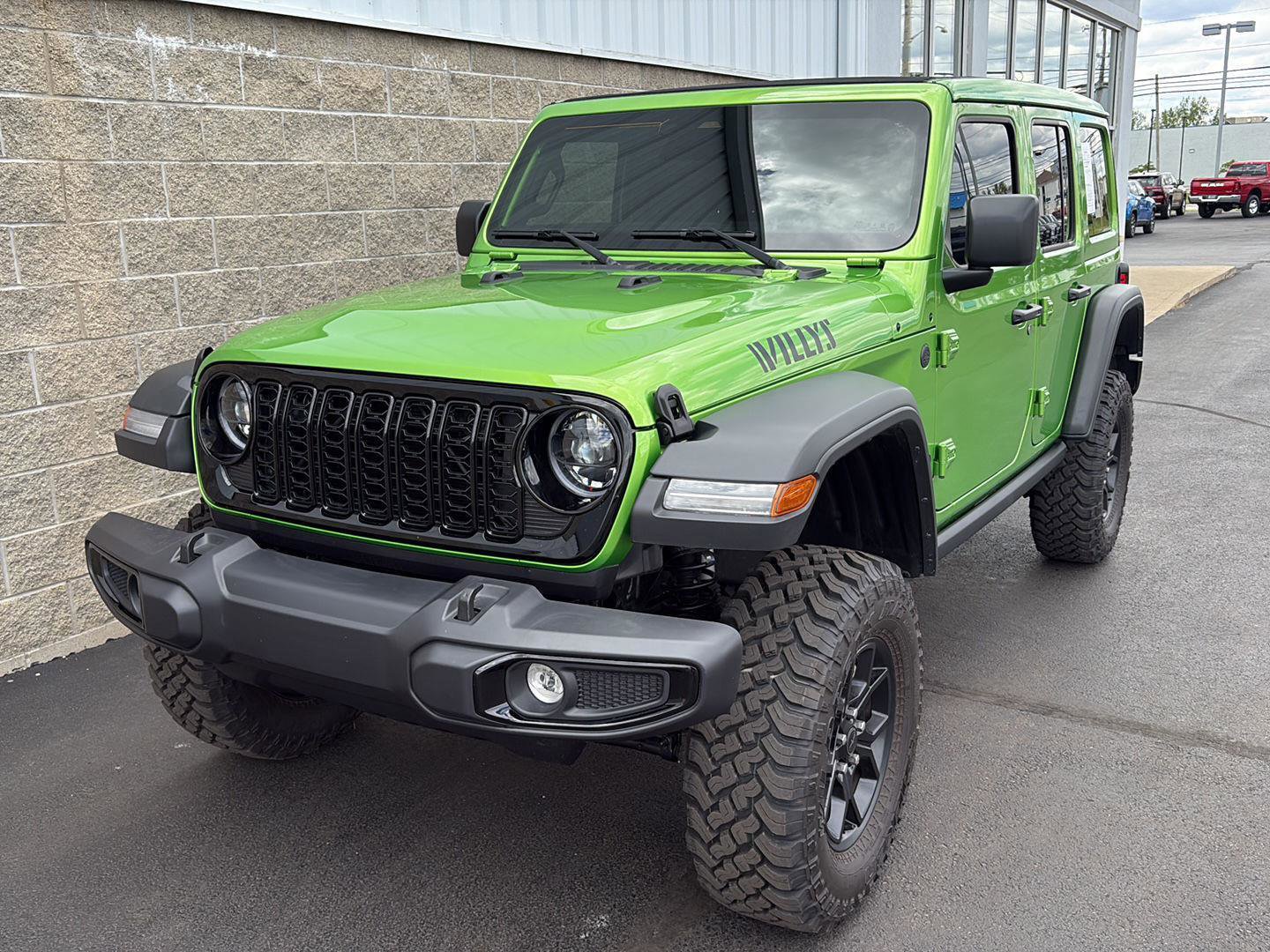 Used 2025 Jeep Wrangler Unlimited Sport AWD/4WD image 39