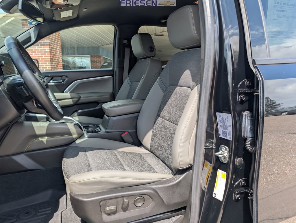 Used 2024 Chevrolet Colorado ZR2 w/ Technology Package image 11