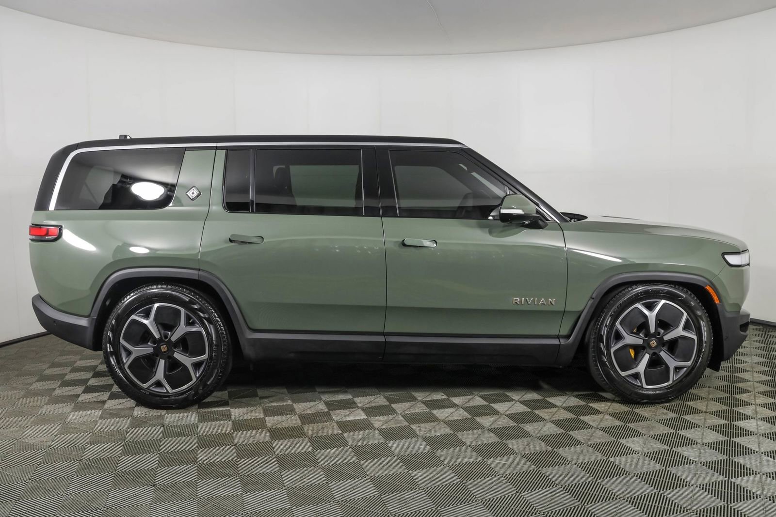 Used 2022 Rivian R1S Launch Edition AWD/4WD image 15