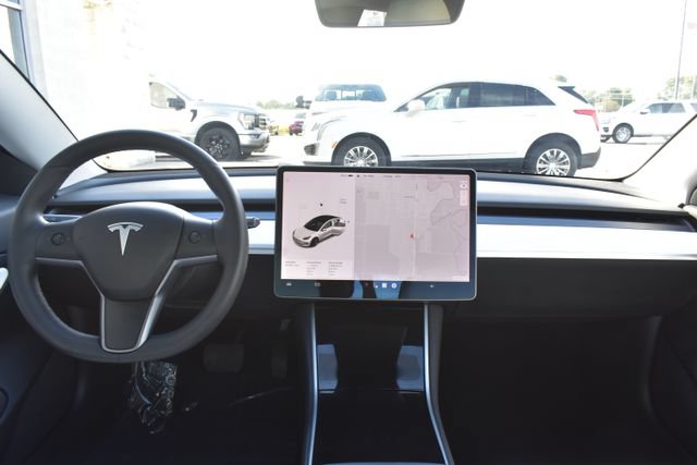 Used 2020 Tesla Model 3 Standard Range Plus RWD image 32