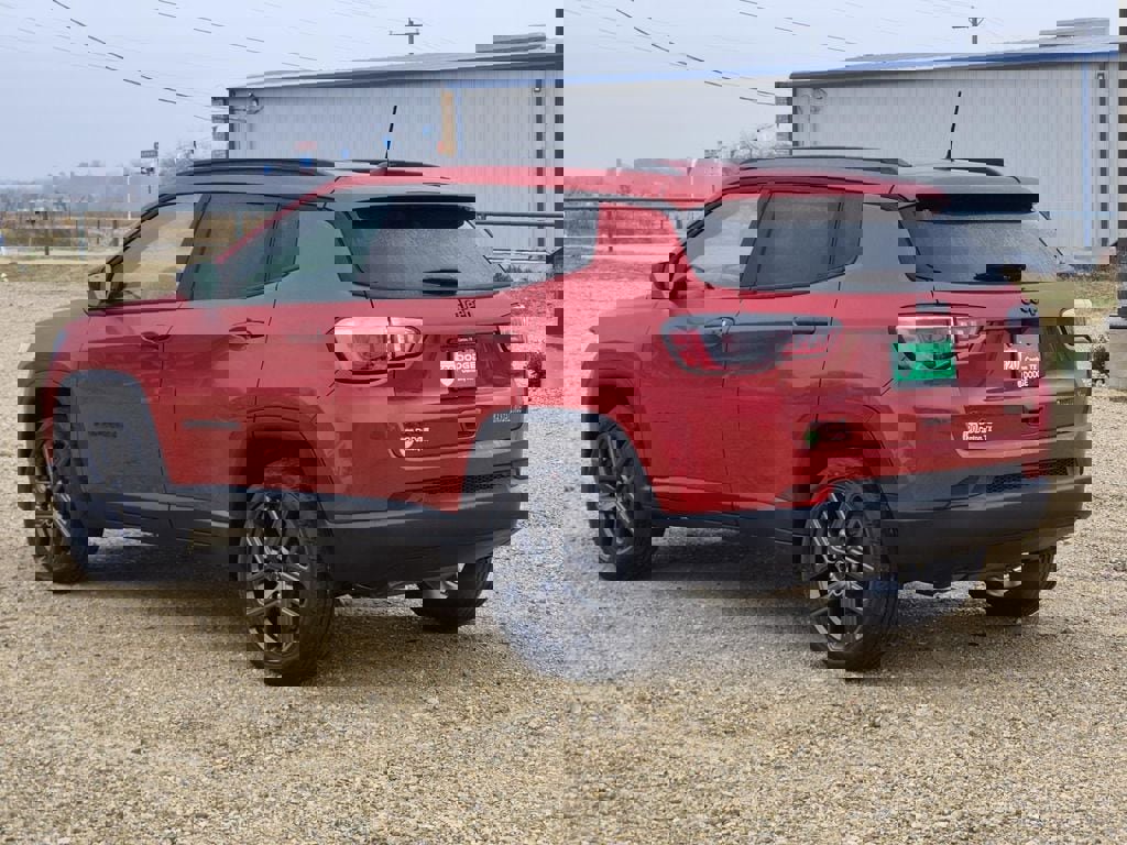 New 2026 Jeep Compass Latitude image 4