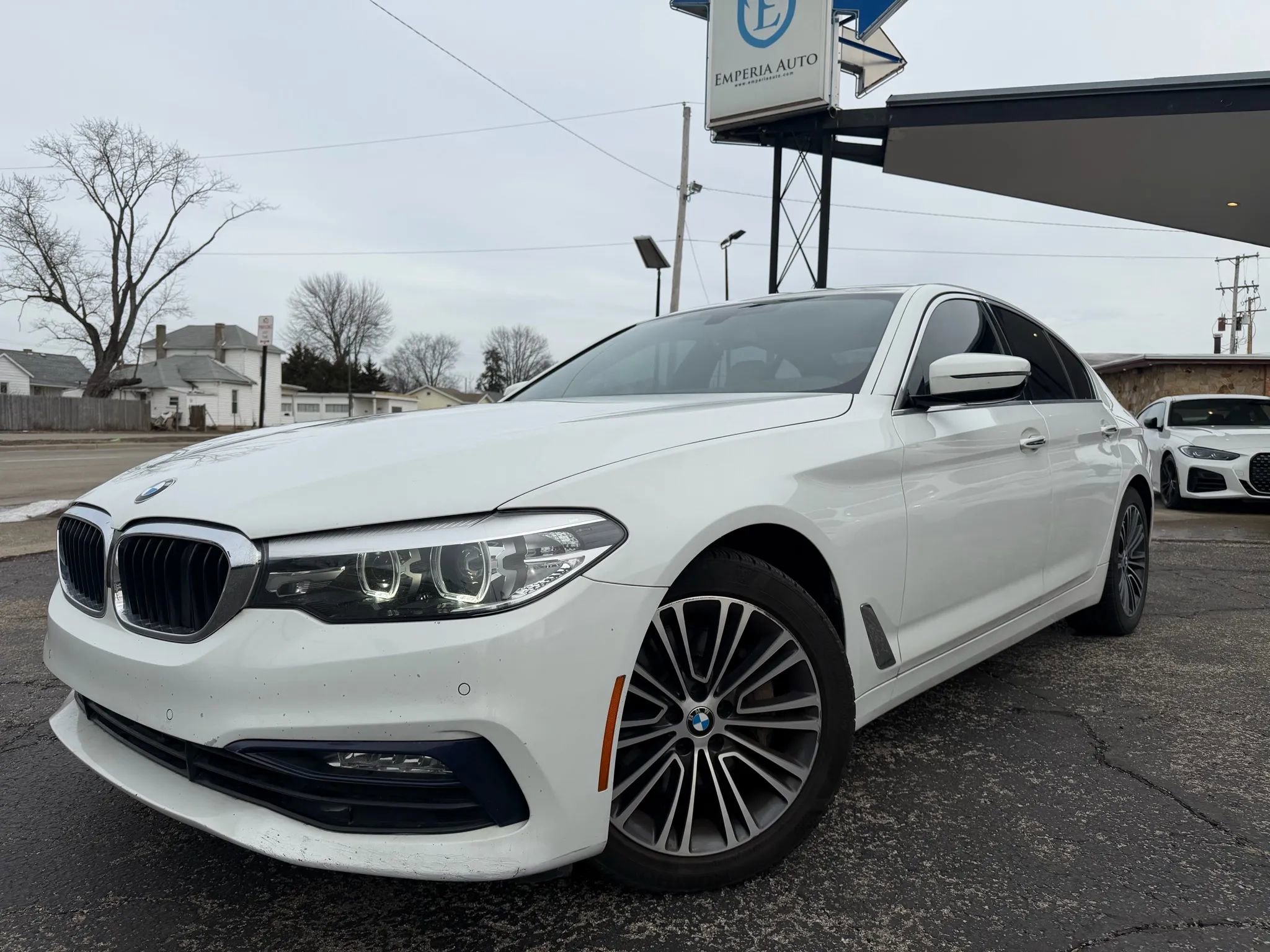 Used 2017 BMW 530i xDrive image 1