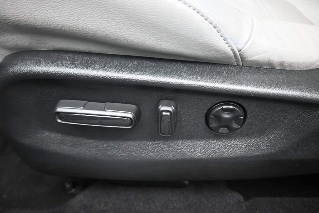 Used 2017 Honda CR-V EX-L image 12