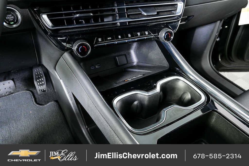 Certified 2025 Chevrolet Traverse LT FWD image 17