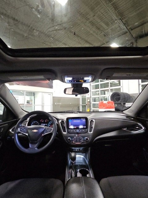 Used 2021 Chevrolet Malibu LT image 26