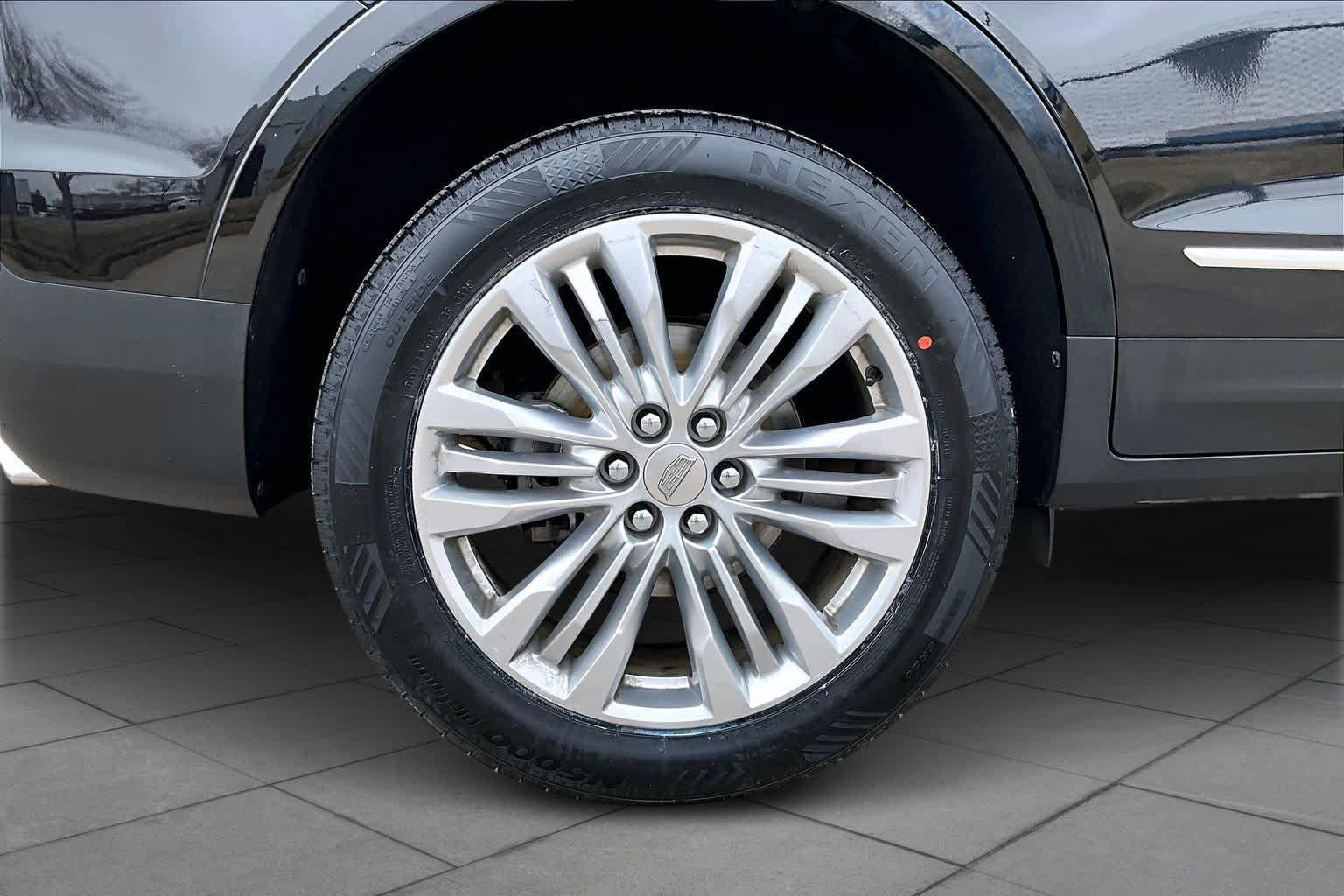 Used 2019 Cadillac XT5 Premium Luxury FWD image 11