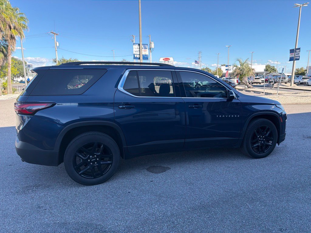 Used 2022 Chevrolet Traverse LT FWD image 14