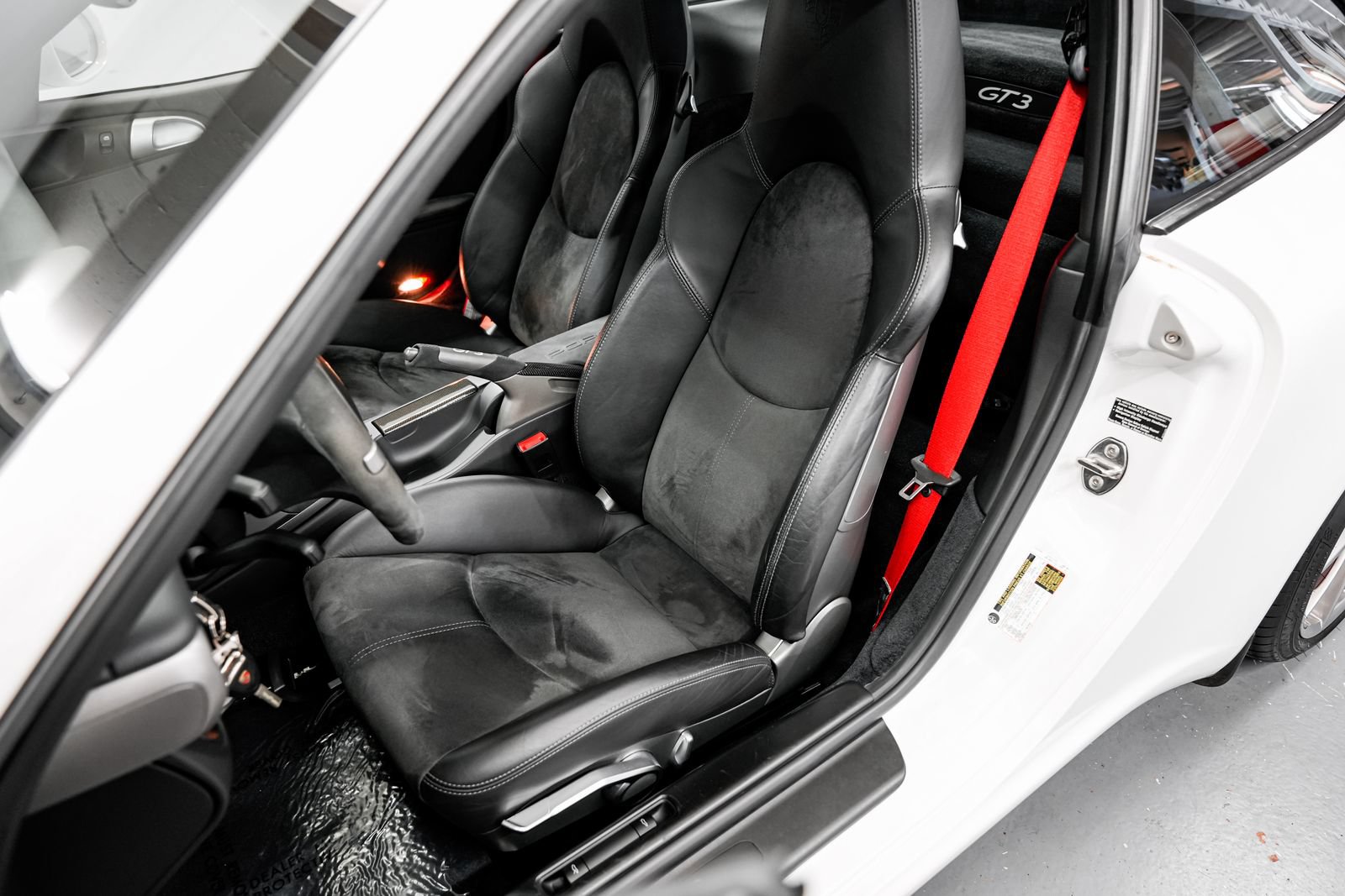 Used 2010 Porsche 911 GT3 RWD image 18