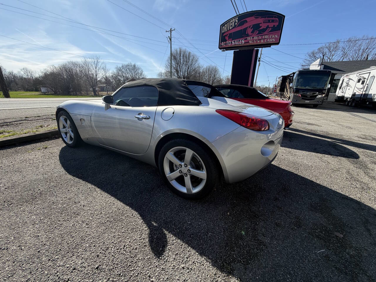 Used 2006 Pontiac Solstice Convertible w/ Premium Package image 2