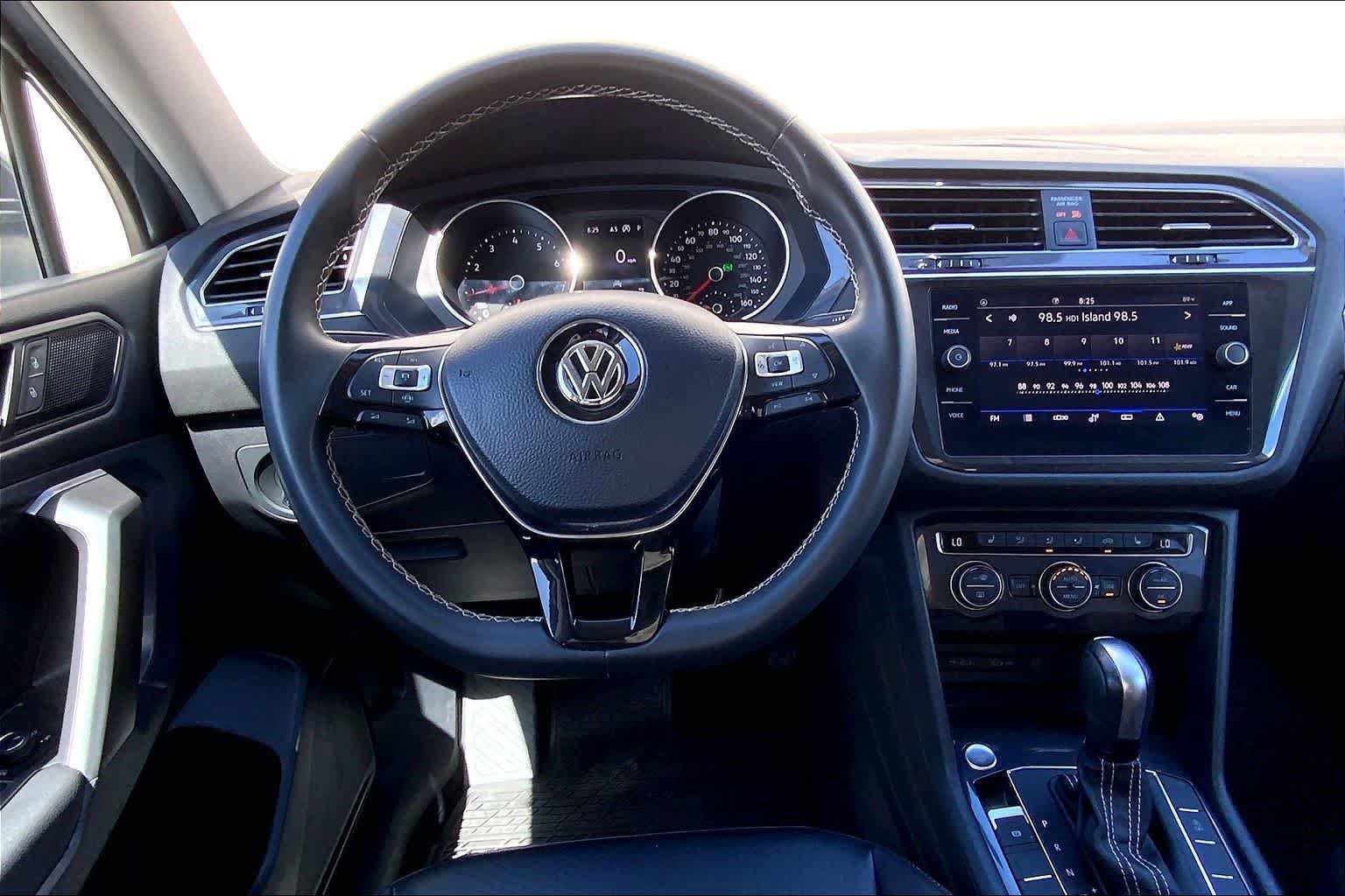 Used 2021 Volkswagen Tiguan SE FWD image 14