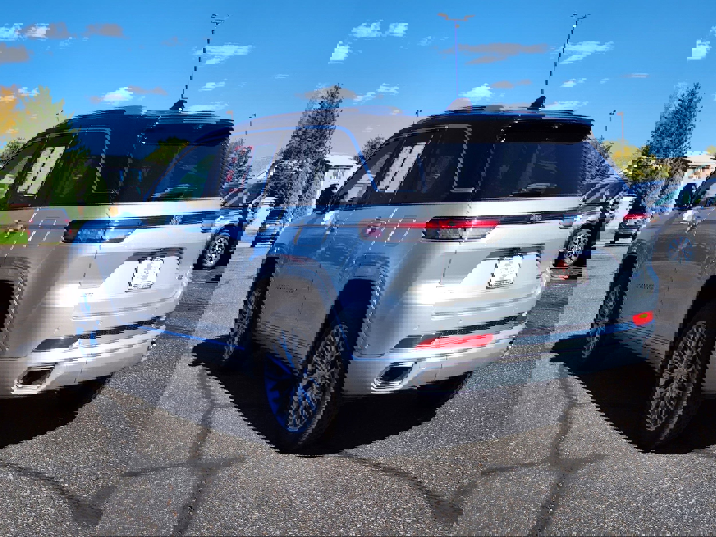 Used 2022 Jeep Grand Cherokee Summit w/ Adv Protech Group IV image 4