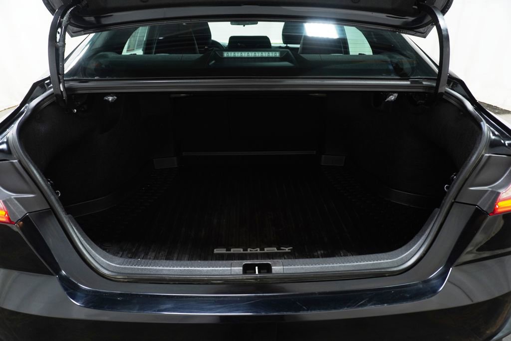 Certified 2025 Toyota Camry SE image 6