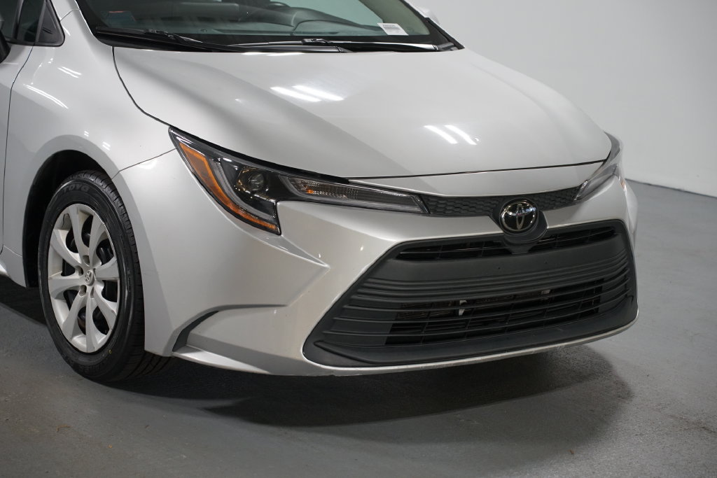 Certified 2024 Toyota Corolla LE FWD image 4